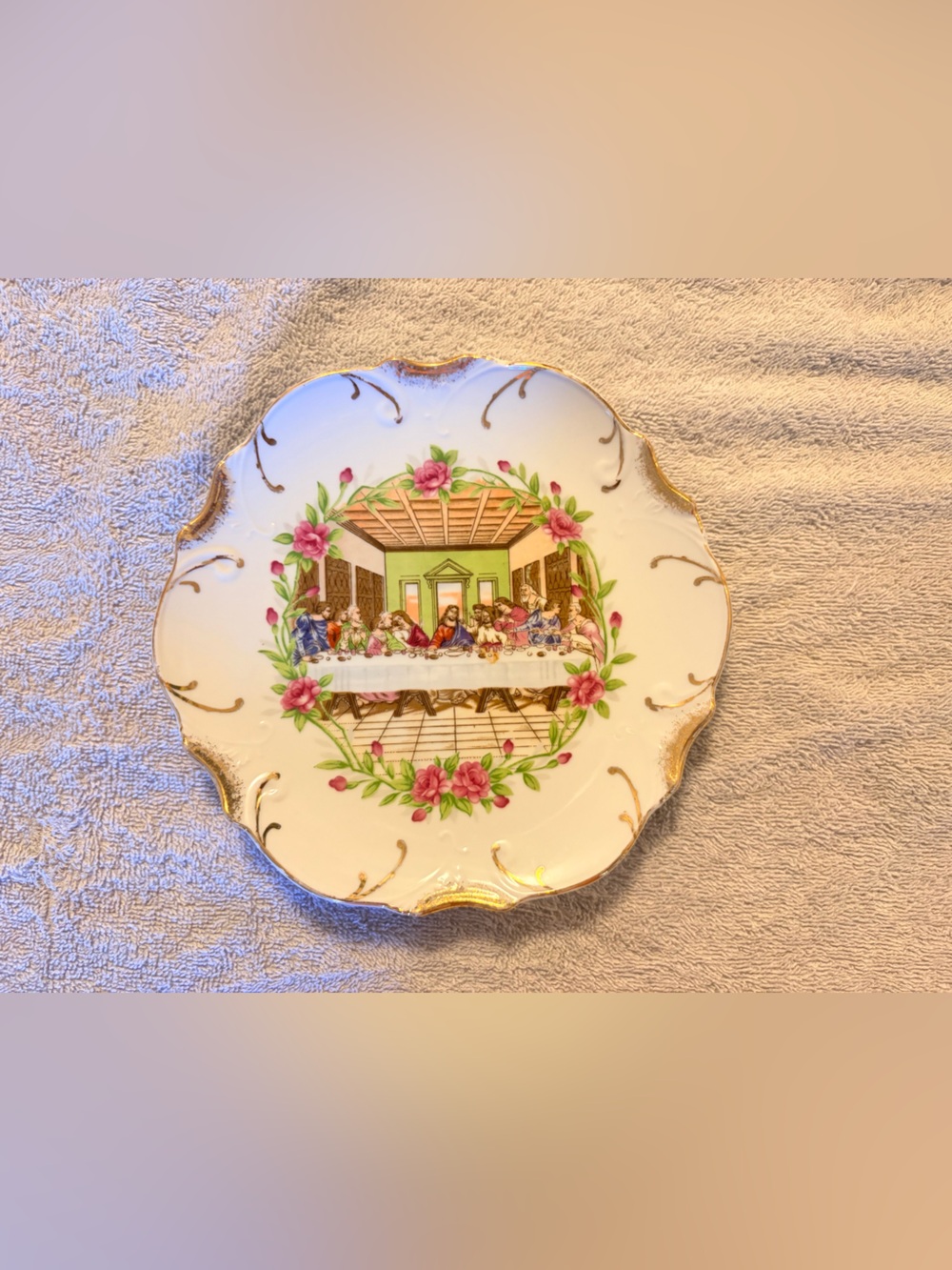 18k gold trim Floral Gilt Decorative Plate with Center Scene